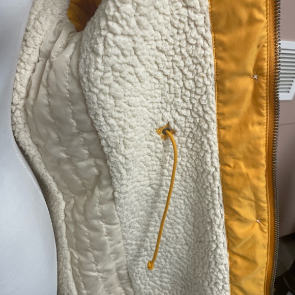 Abercrombie & Fitch Sherpa-Lined Military Parka mustard yellow size small - Picture 6 of 9